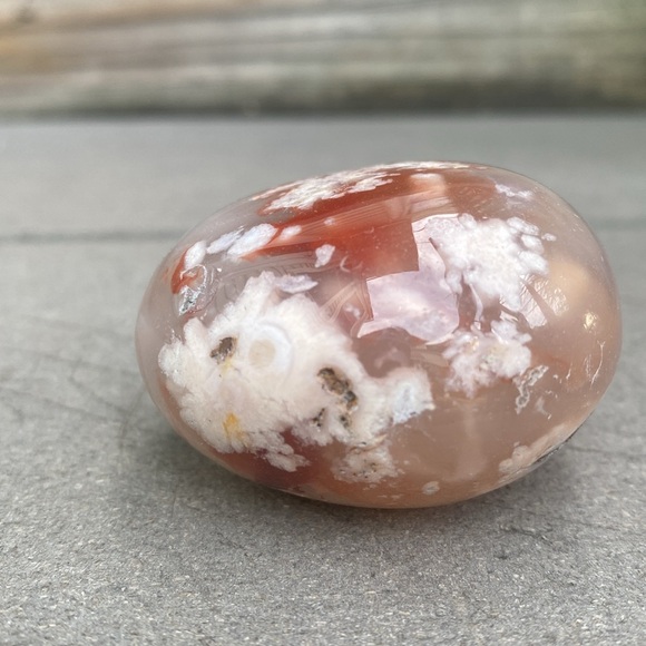 Flower Agate Palm Stone - Picture 3 of 7